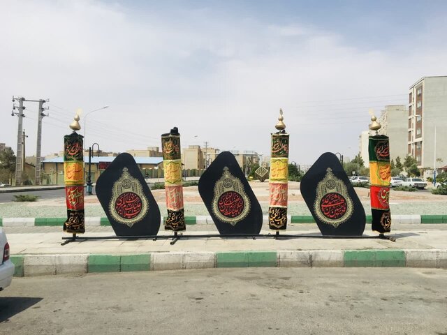 نصب ۴۰۰۰ پرچم و المان‌ معنوی در اصفهان