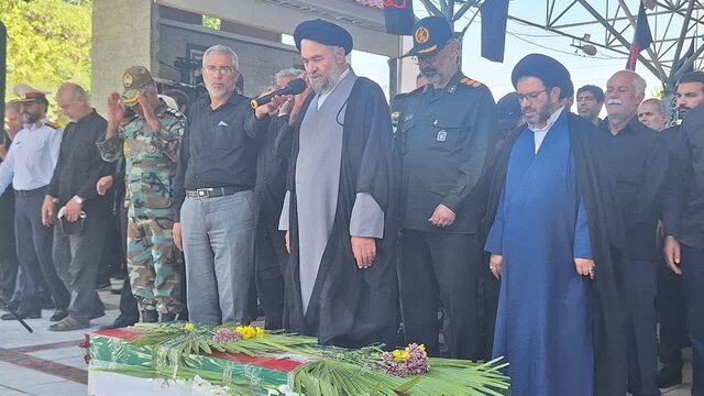 تشییع پیکر مطهر شهید وطن در بروجرد