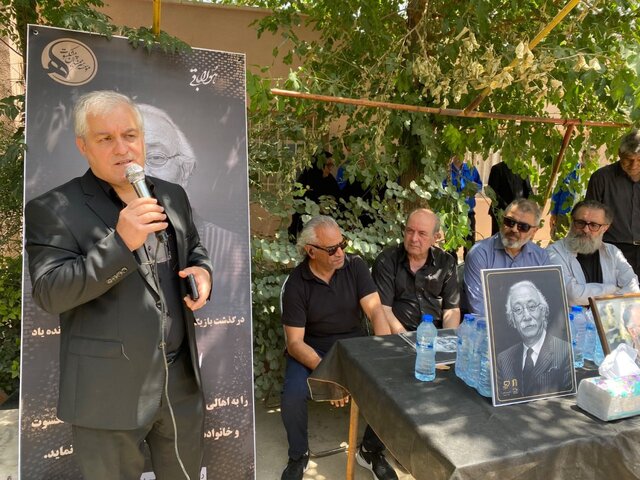 گزارشی از خاکسپاری جمال اجلالی /« این همه تلخ، این همه شیرین...»