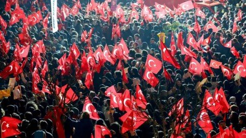 تظاهرات در استانبول در اعتراض به ۱۰۰ روز حبس اکرم امام‌اوغلو