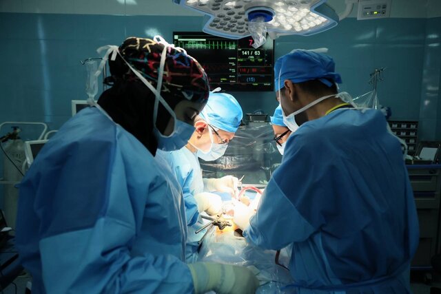 قلبهای تپنده در سنگر سلامت؛ روایتی از ایثار کادر درمان در روزهای جنگ