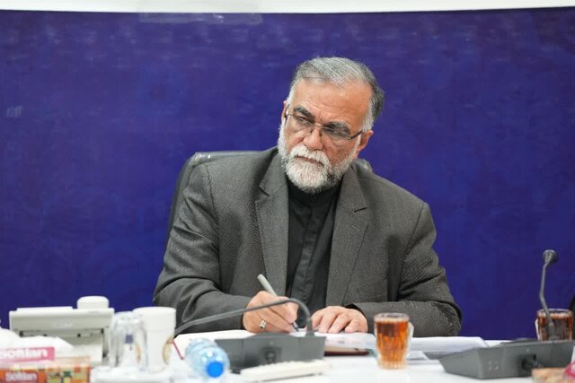 دشمن در جنگ ترکیبی هویت ملی را هدف قرار گرفته است دشمن در جنگ ترکیبی هویت ملی را هدف قرار گرفته است