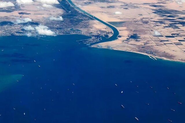 ۴ کشته و ۲۲ زخمی در پی غرق شدن یک شناور در «خلیج سوئز» ۴ کشته و ۲۲ زخمی در پی غرق شدن یک شناور در «خلیج سوئز»