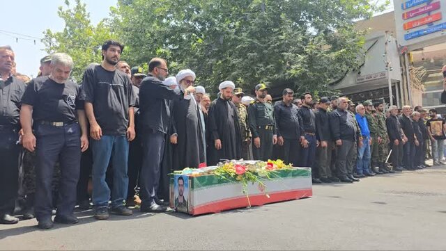 وداع باشکوه مردم ورامین با شهید مدافع وطن جواد میرزائیان
