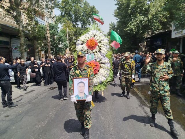 وداع باشکوه مردم ورامین با شهید مدافع وطن جواد میرزائیان