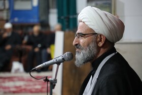 ایستادگی در برابر ظلم و استکبار یکی از درس‌های مهم قیام عاشورا است