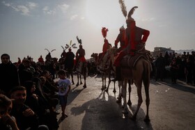 کاروان نمادین ورود به کربلا در خمینی‌شهر