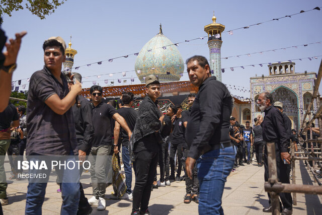 عکس آرشیوی است تپش دلهای مردم فارس با طنین «یا عباس (ع)» در تاسوعای حسینی