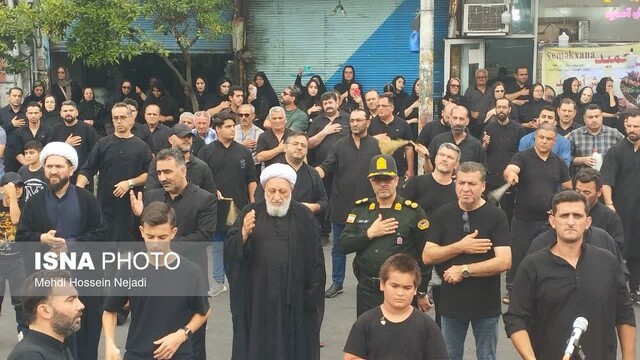 مردم آستارا در روز تاسوعا به یاد علمدار کربلا عزاداری کردند