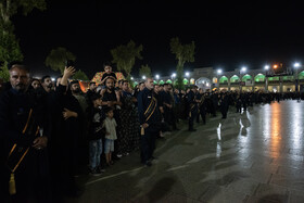 عزاداری شب عاشورا در حرم شاهچراغ(ع) - شیراز