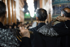 عزاداری شب عاشورا در حرم شاهچراغ(ع) - شیراز