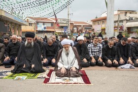 نماز ظهر عاشورا در«امام زاده یحیی» ساری به امامت «محمدباقر محمدی لائینی» نماینده ولی فقیه در استان مازندران