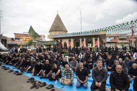 نماز ظهر عاشورا در«امام زاده یحیی» ساری
