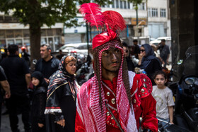 خیمه سوزان ظهر عاشورا در چهارراه گلوبندک تهران