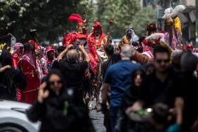 خیمه سوزان ظهر عاشورا در چهارراه گلوبندک تهران