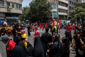 خیمه سوزان ظهر عاشورا در چهارراه گلوبندک تهران