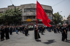 خیمه سوزان ظهر عاشورا در چهارراه گلوبندک تهران