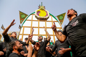 آیین سنتی نخل گردانی عصر عاشورا - حسینیه زارچ یزد