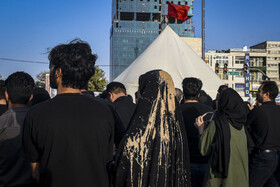 مراسم آیینی خیمه سوزان در میدان احمدآباد - مشهد