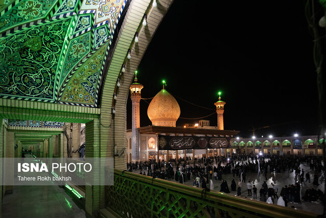 عزاداری شب عاشورا در حرم شاهچراغ(ع) - شیراز
