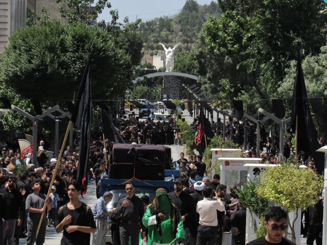 سوگواری عاشورایی در سنندج، جلوهای از وحدت شیعه و سنی در غم کربلا+عکس