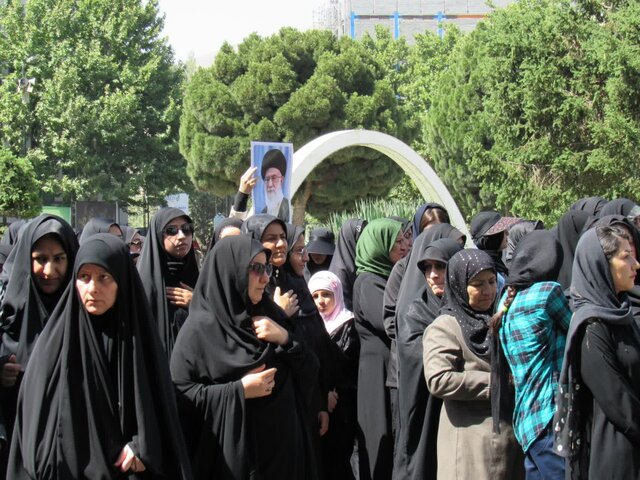 سوگواری عاشورایی در سنندج، جلوهای از وحدت شیعه و سنی در غم کربلا+عکس