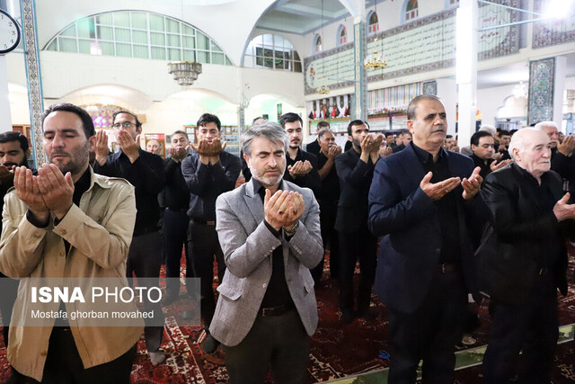 کارخانه‌های صنعتی موظفند فضایی مناسب برای اقامه نماز فراهم کنند