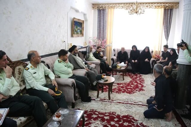 سرکشس سردار محمودزاده از خانواده ۲ شهید گرمساری جنگ تحمیلی ۱۲ روزه