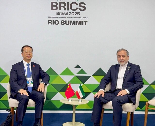 تاکید «پکن» بر تداوم همکاری نزدیک با «تهران» بهمنظور صلح و ثبات منطقهای تاکید «پکن» بر تداوم همکاری نزدیک با «تهران» بهمنظور صلح و ثبات منطقهای
