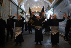 عزاداری سنتی در بازار تبریز در سومین روز شهادت امام حسین(ع)