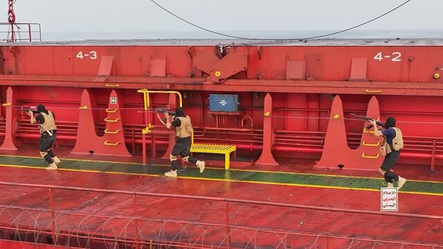 انتشار فیلم و تصاویر هدف قرار گرفتن و غرق شدن کشتی «مجیک سیز»