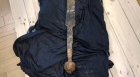 یک ماهیگیر شمشیری تاریخی را از دل رودخانه کشف کرد