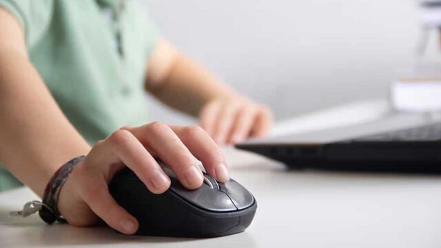 5 راه‌حل برای رفع مشکل شارژ نشدن موس لپ‌تاپ