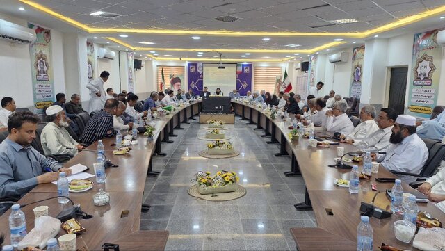 فرماندار سرباز بر ضرورت نقش‌آفرینی دهیاران در توسعه روستاها تأکید کرد