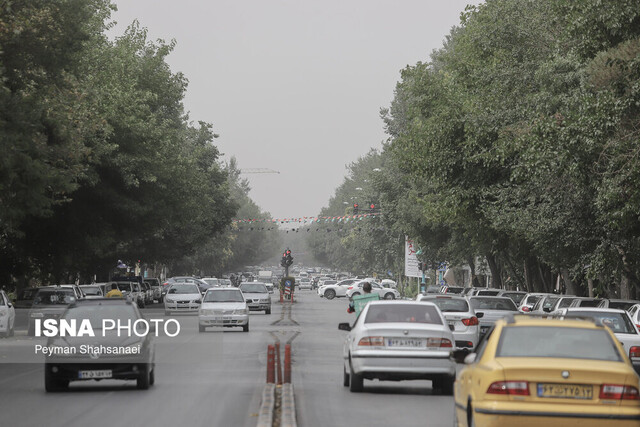 گرد و غبار تیر، ۱۶ شهرستان اصفهان را درگیر کرد