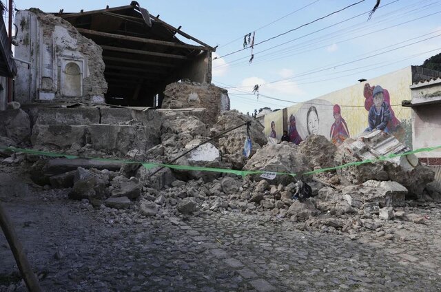 عکس: AP وقوع ۱۵۰ زلزله و پسلرزه ظرف چند روز متوالی در «گواتمالا»