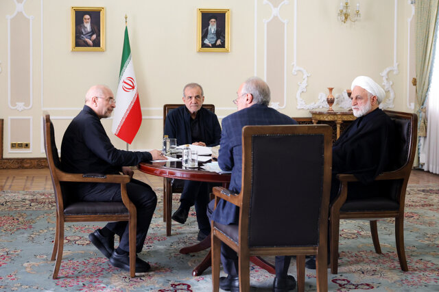 بسته خبری ایران اکونومیست از اخبار دولت در ۲۴ ساعت گذشته