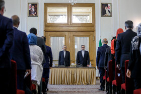 نشست سید عباس عراقچی، وزیر امور خارجه ایران با سفرا و کارداران و رؤسای نمایندگی های خارجی و بین المللی مقیم ایران