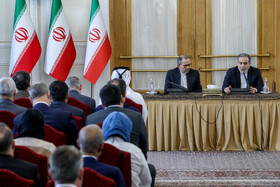 نشست سید عباس عراقچی، وزیر امور خارجه ایران با سفرا و کارداران و رؤسای نمایندگی های خارجی و بین المللی مقیم ایران