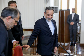 نشست سید عباس عراقچی، وزیر امور خارجه ایران با سفرا و کارداران و رؤسای نمایندگی های خارجی و بین المللی مقیم ایران