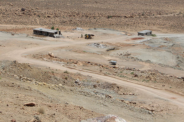 چگونه در ۲۰ متری آثار تاریخی برای یک معدن مجوز صادر کردند؟
