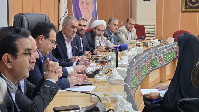 حل مشکلات مردم در اولین مراجعه باید اولویت مدیران باشد