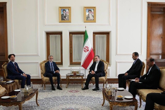 دیدار سفیر جدید فرانسه با عراقچی