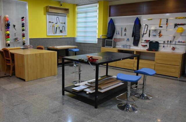 وزیر ارشاد شخصا برای افتتاح کتابخانه این مسجد حضور پیدا کرد