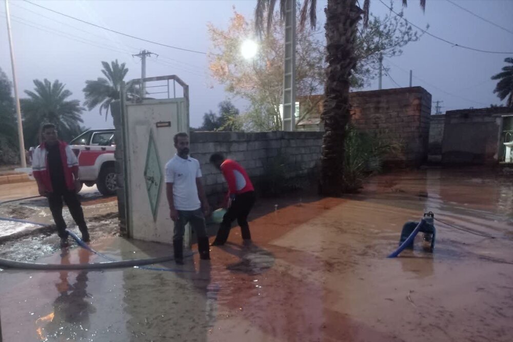 وقوع سیل، آبگرفتگی و کولاک در ۵ استان/ امدادرسانی هلال‌احمر به بیش از ۲۰۰۰ نفر