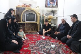 دیدار رئیس کل دادگستری استان سمنان با خانواده شهید لاسجردی