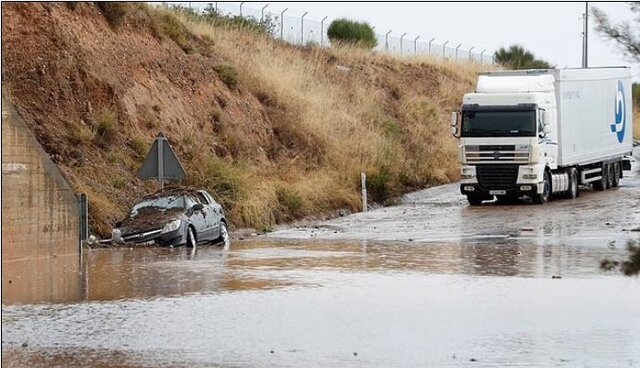 عکس: دیلی میل آشفتگی اقلیمی در اروپا؛ از تشکیل «گنبد حرارتی» تا سیل و طوفانهای ویرانگر