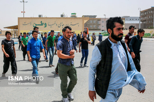 عکس از آرشیو لزوم تسریع در انتقال اتباع غیرقانونی از خوزستان به کشورشان