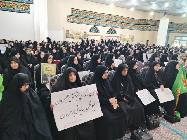 امامجمعه پیشوا: چادر خط مقدم جبهه فرهنگی است