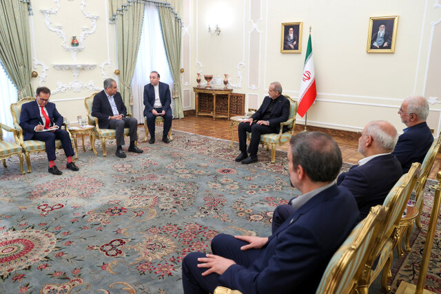 بسته خبری ایران اکونومیست از اخبار رئیسجمهور در ۲۴ ساعت گذشته